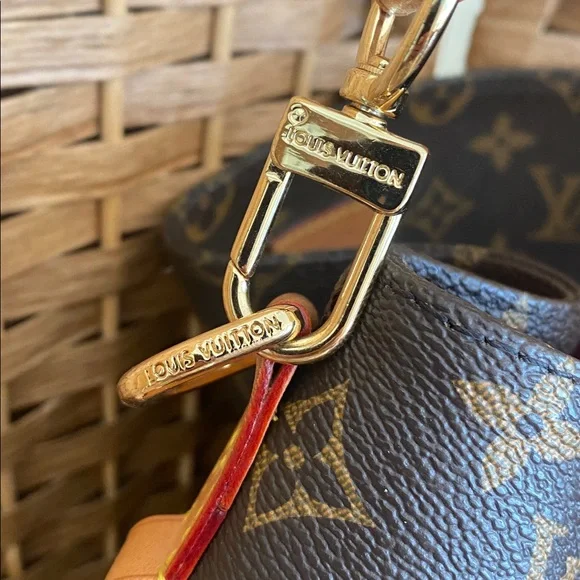 🎉EXCELLENT LOUIS VUITTON SHOULDER BAG! - Picture 4 of 14